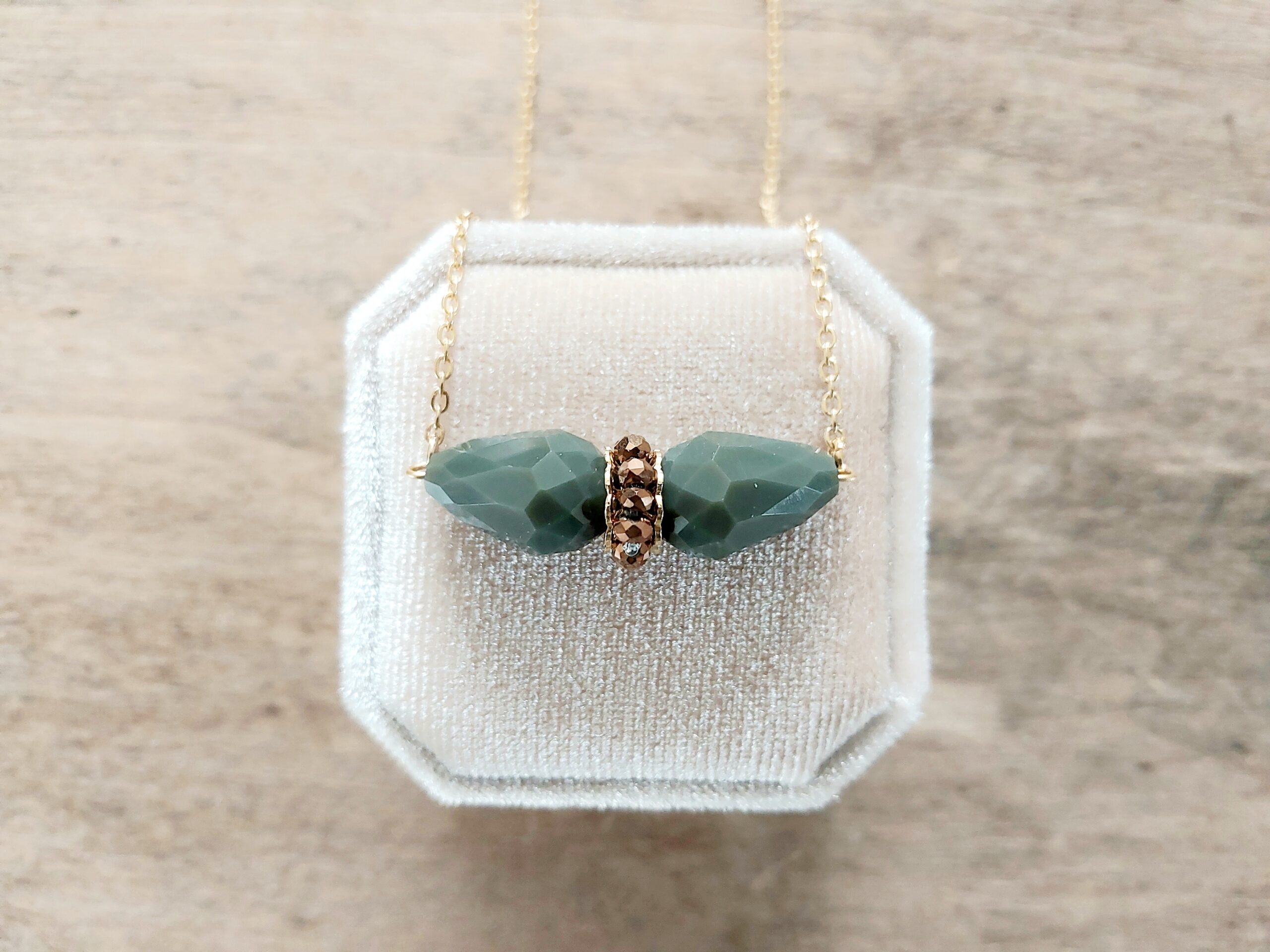 collier-intemporelle-élégance